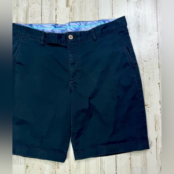 Tommy Bahama Chino Shorts Men's 36 Performance Athletic Black - Picture 2 of 9